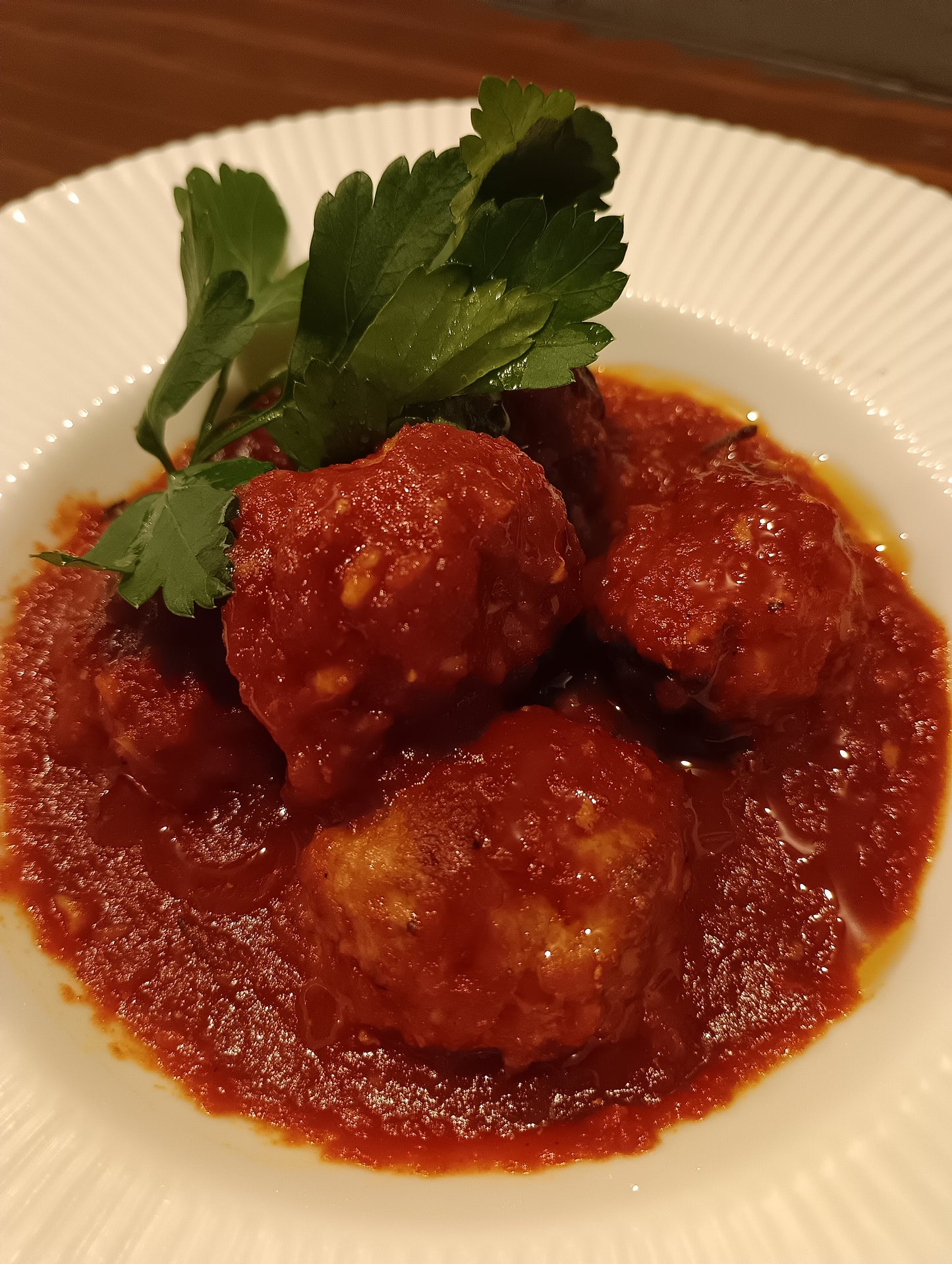 ２０２６年１月　【ペアリング】月替わり赤ワイン  ビコーズ　ワイン　シリーズ　Because, Wine Series  アイム・シラーズ from オーストラリア　赤  オーストラリア産